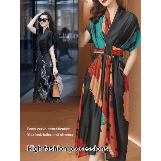 Kleid aus Maulbeerseide mit hübschem Gürtel