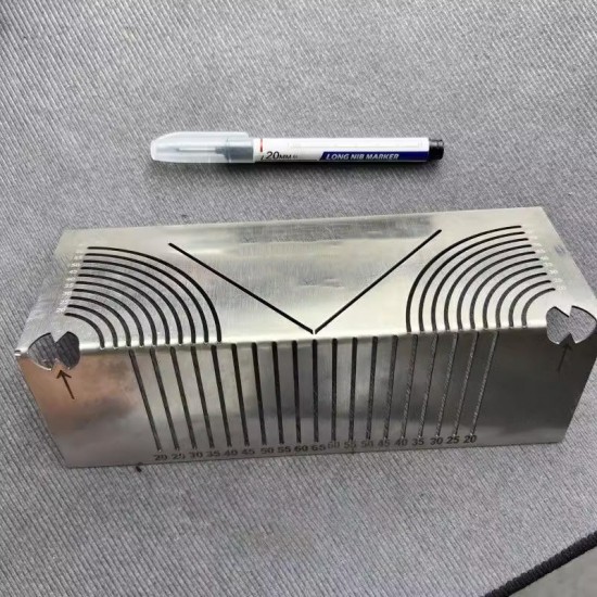 Quadratisches 90-Grad-Bogen-Zeichenlineal aus Stahl : Die ideale Wahl für przises Zeichnen!